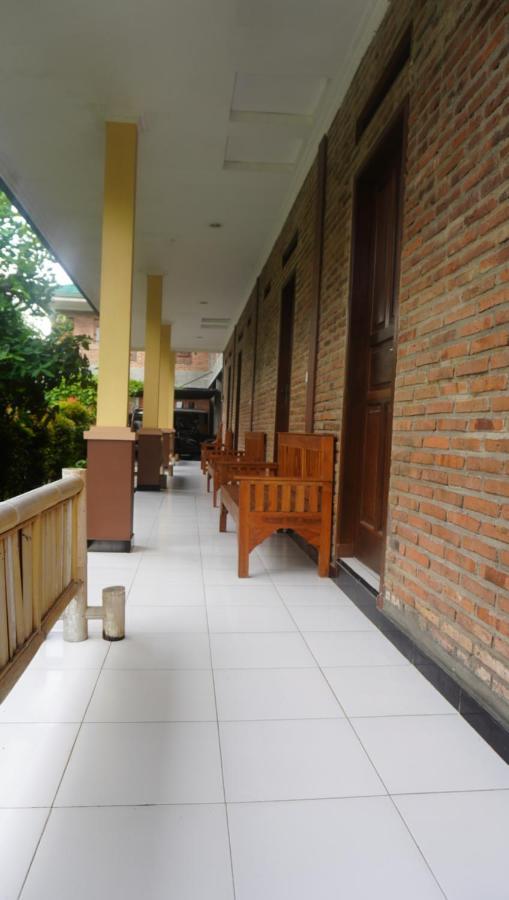 Joglo Greenhouse Ngemplak  Bagian luar foto