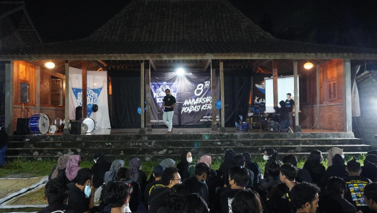 Joglo Greenhouse Ngemplak  Bagian luar foto